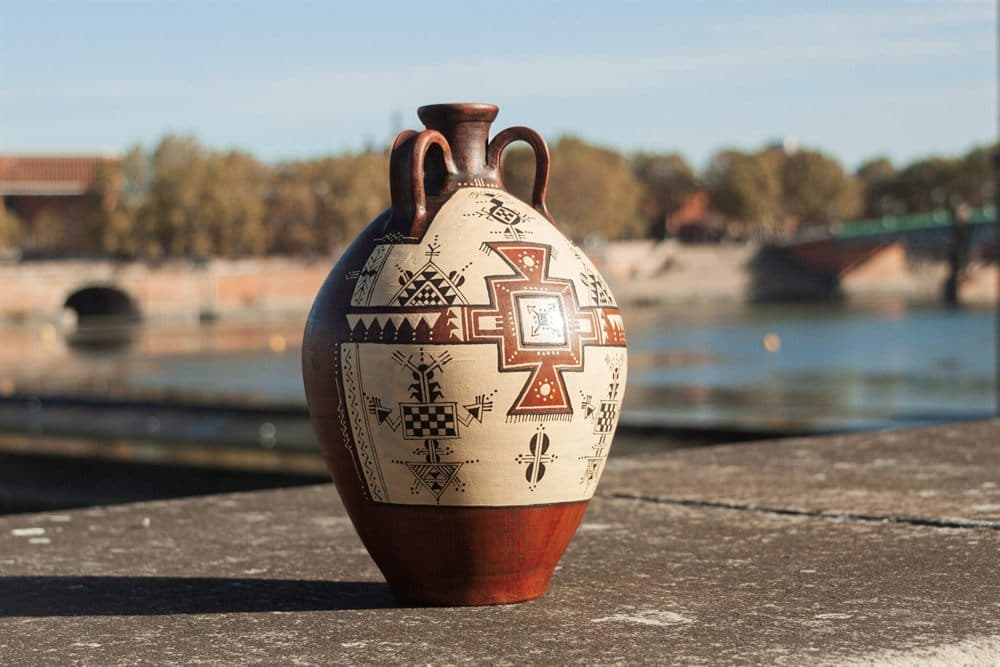 Poterie kabyle peinte à la main