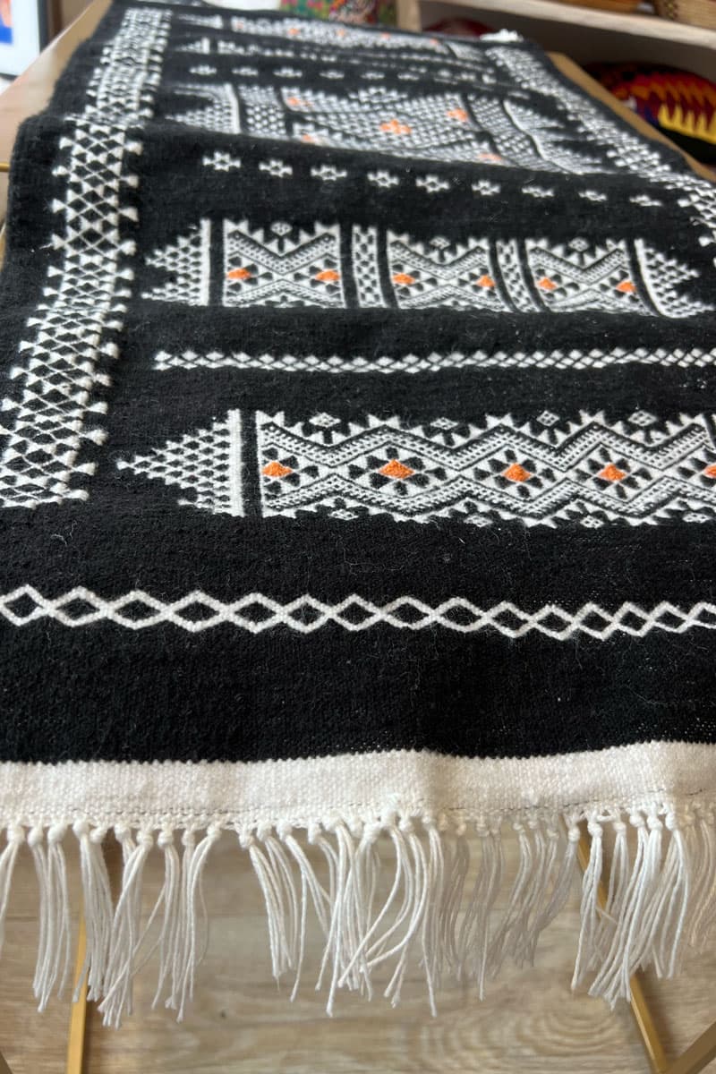 tapis amazigh noir