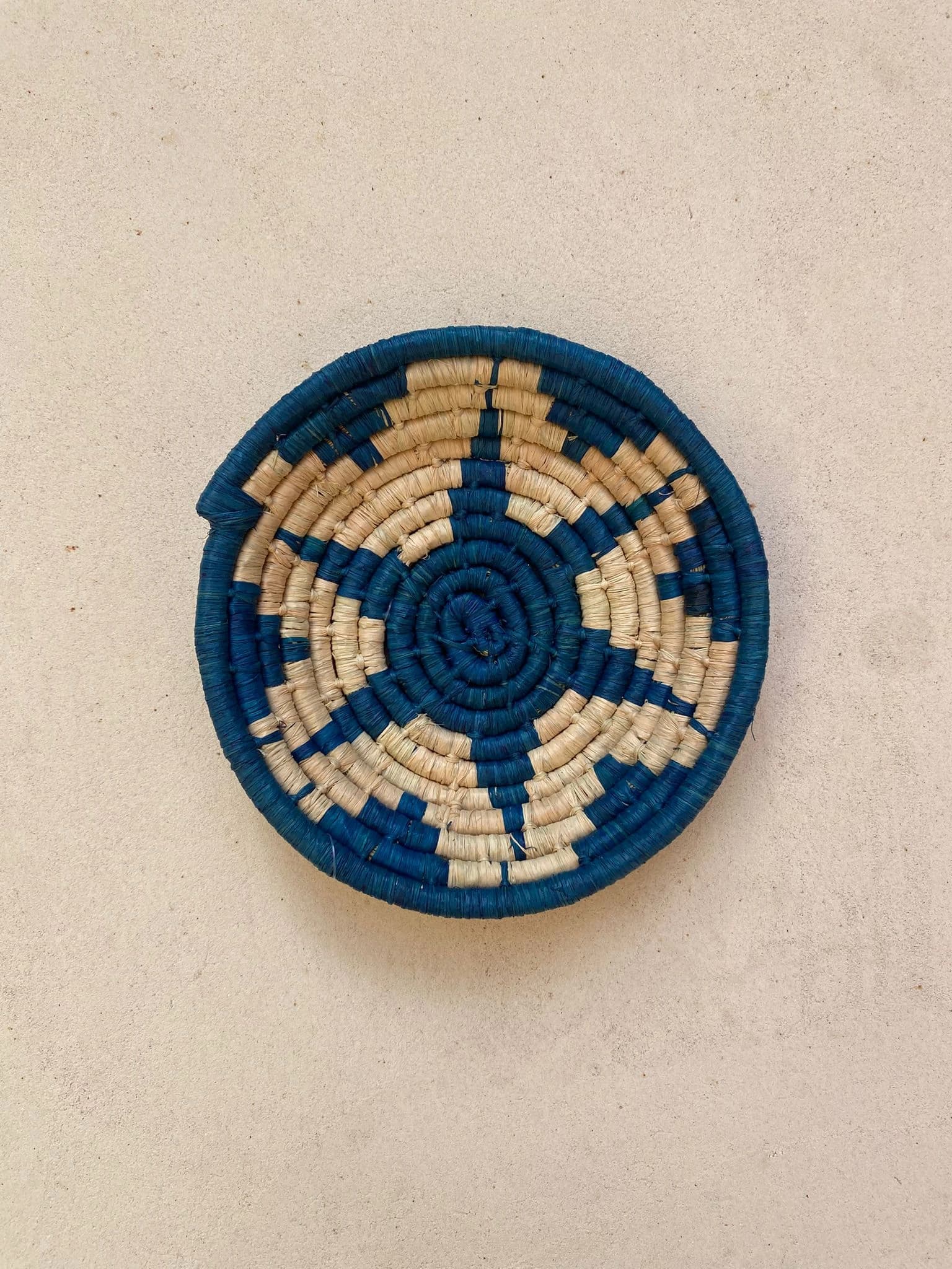 Petite corbeille en raphia étoile