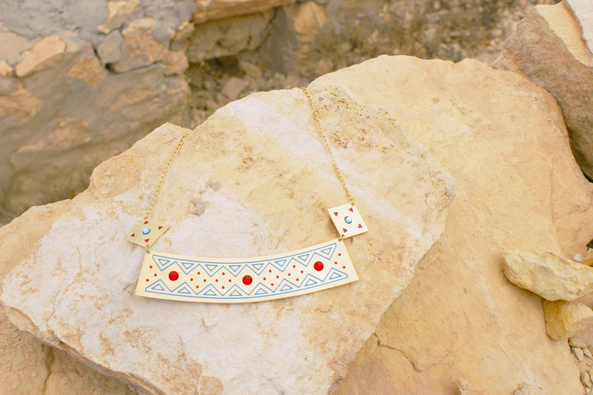Collier IVAVUR