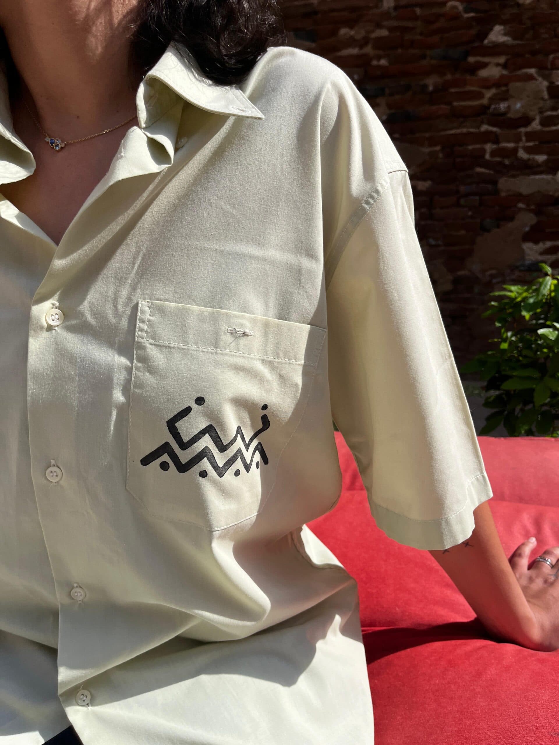 Chemises upcyclées TIGMI – Motif amazigh