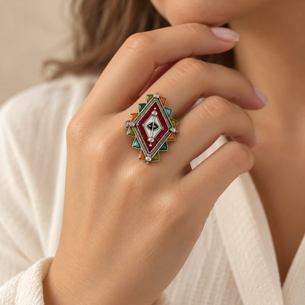 Bague argent amazighe KSILA sur travertin