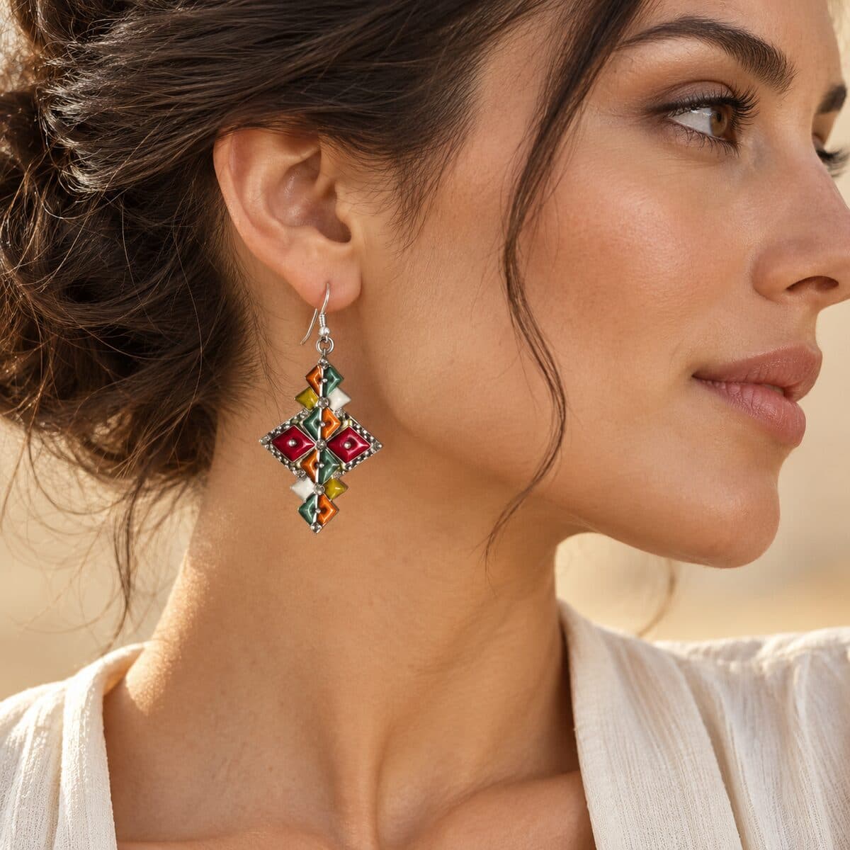 Boucle d’oreille en argent NEWA portée