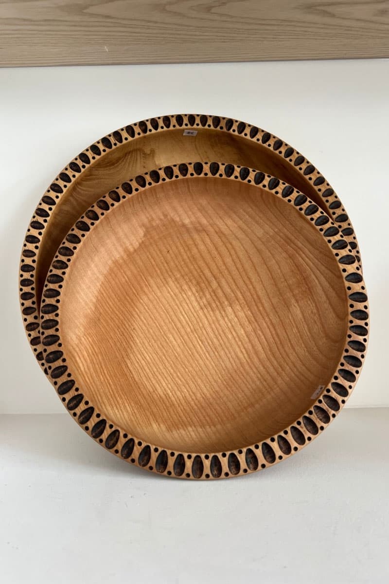 Grand plat frêne sculpté