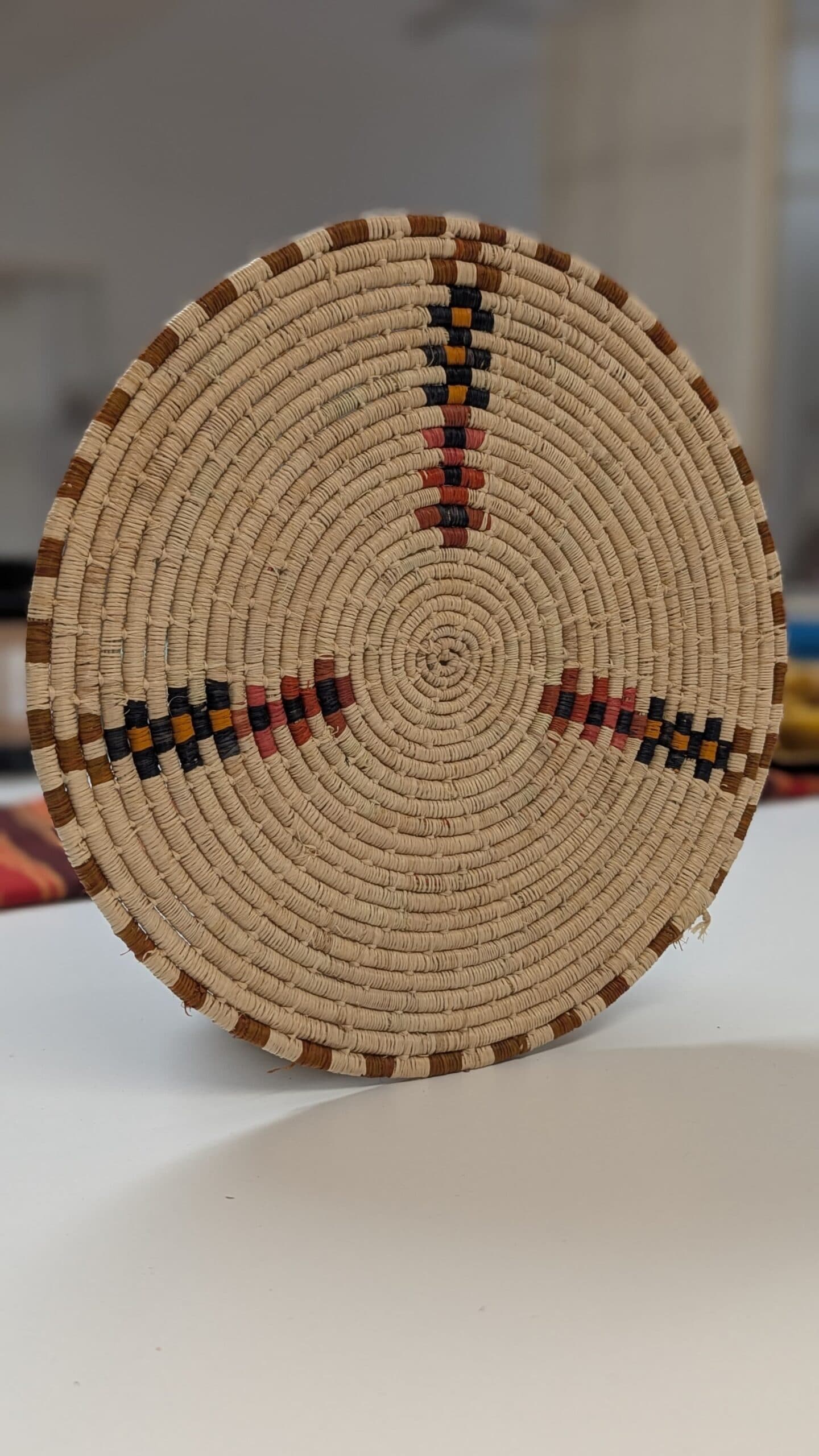 Dessous plat raphia coloré