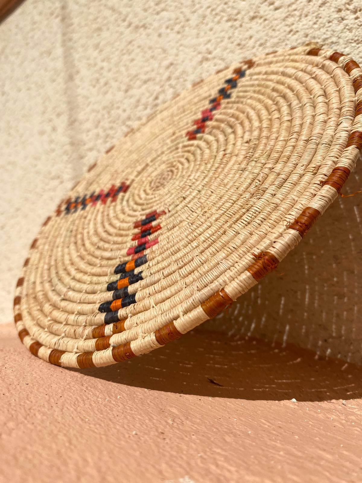 Dessous plat raphia coloré
