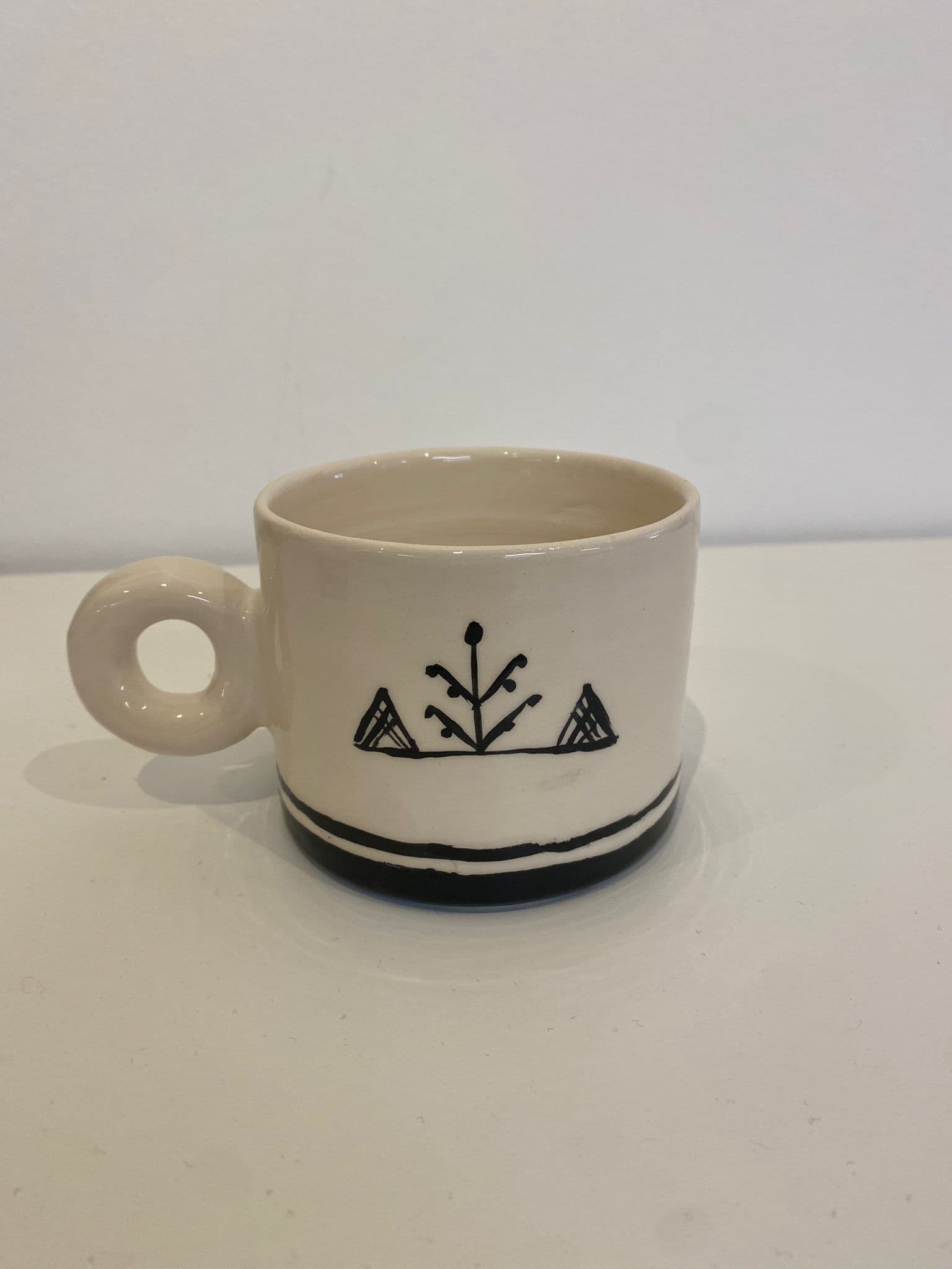 Tasse anse anneau – inspiration amazighe