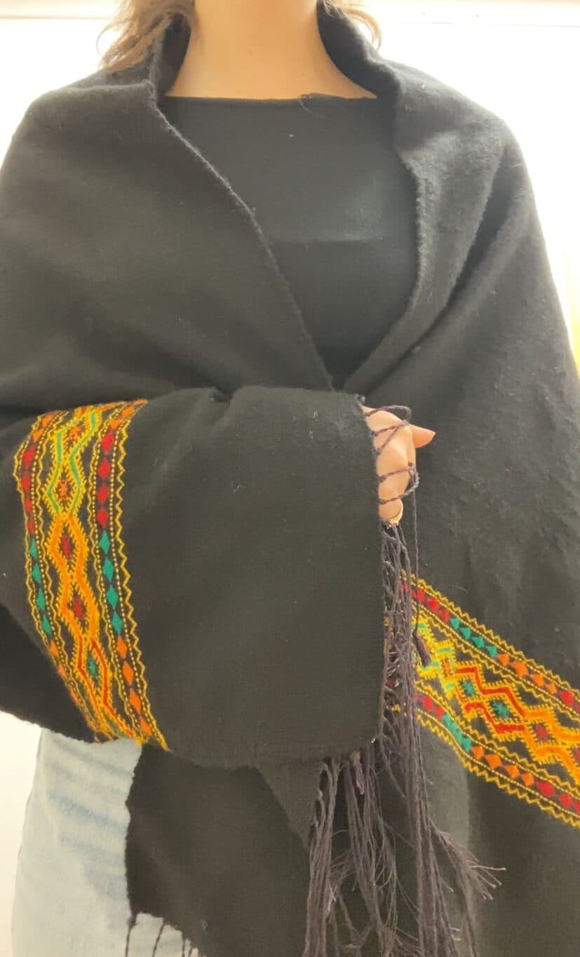 Chale brodé amazigh