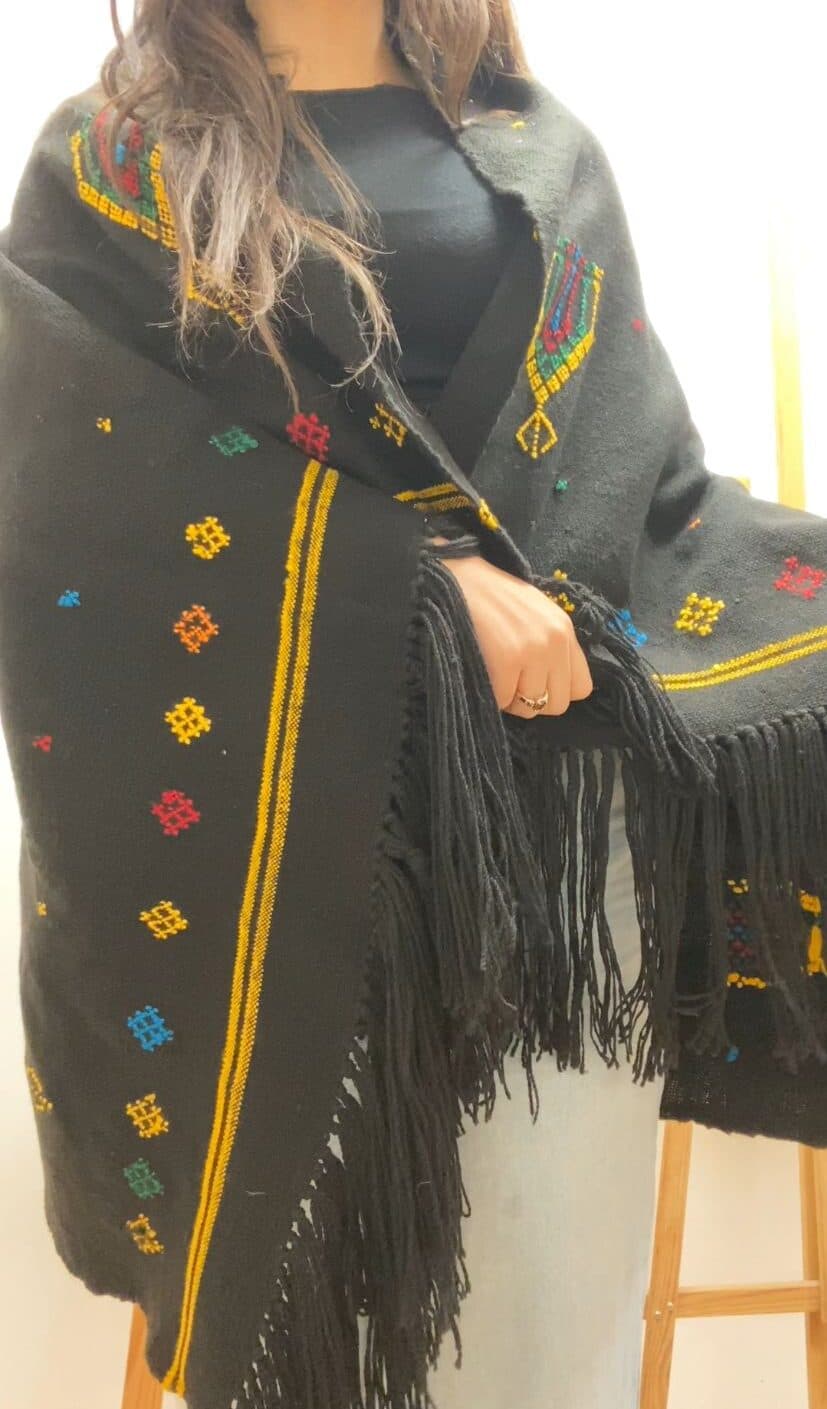 Chale brodé amazigh