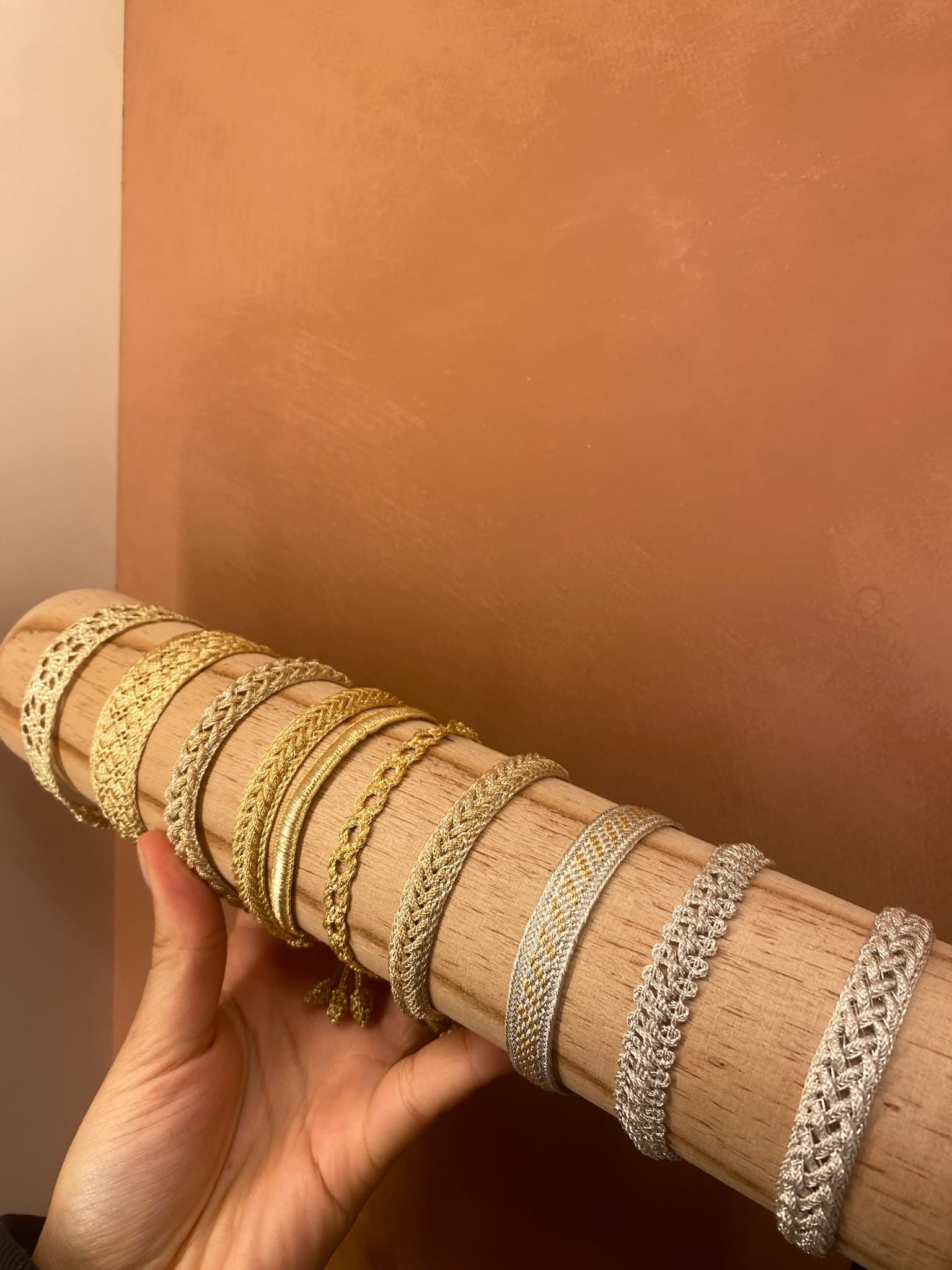 Bracelet doré en passementerie marocaine