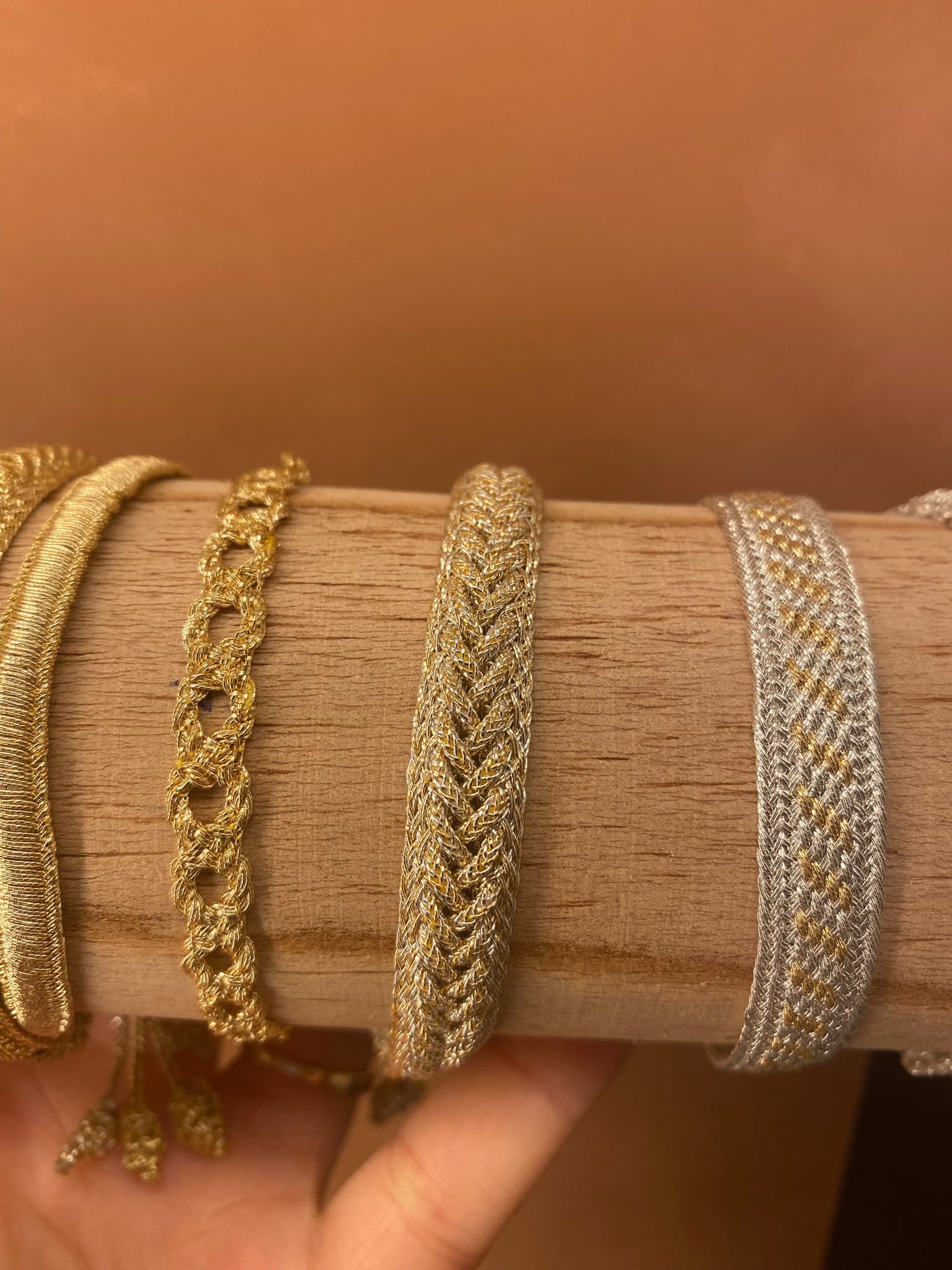 Bracelet doré en passementerie marocaine
