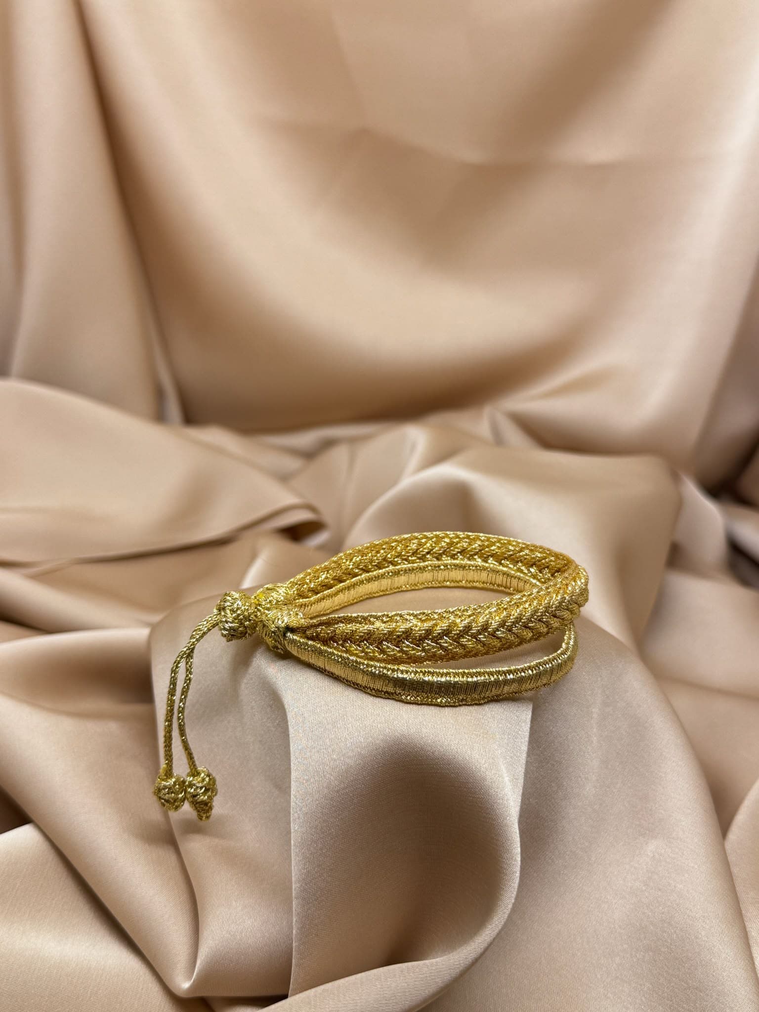 Bracelet doré en passementerie marocaine