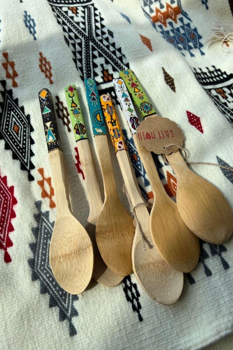 Cuillère en bois avec extrémité décorés aux motifs amazighs