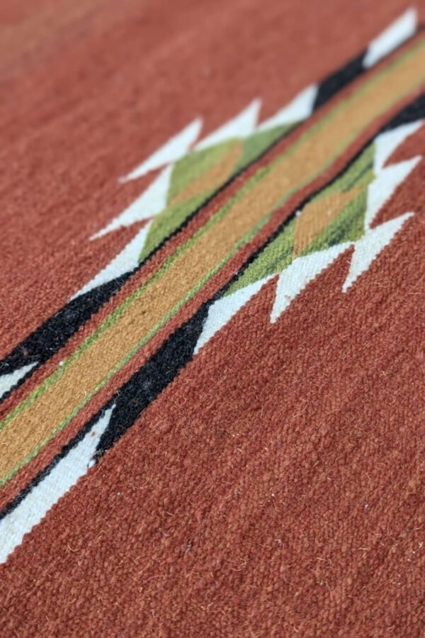 zoom tapis amazigh orange atelier tigurarin